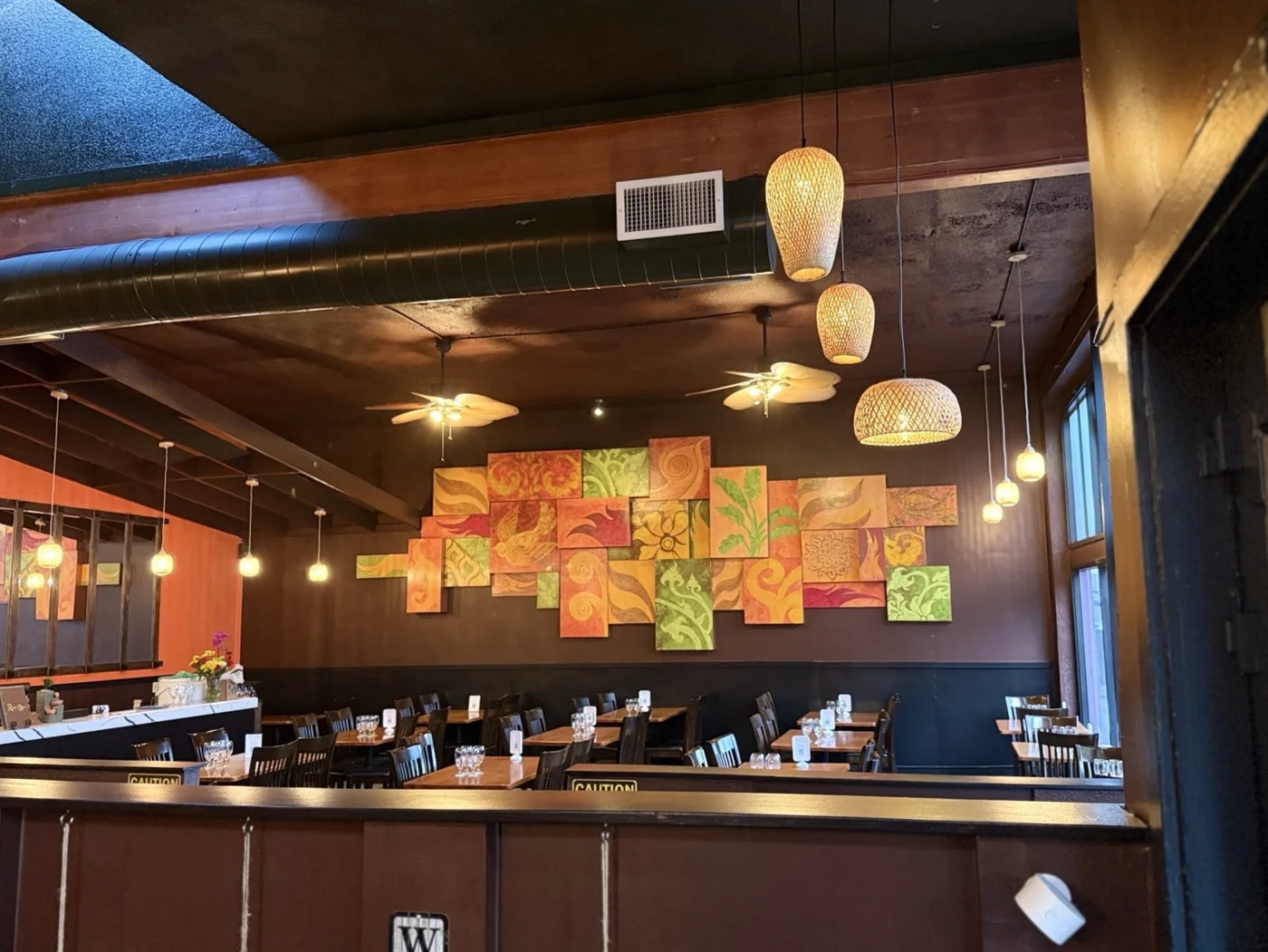 R Harn Thai business photo