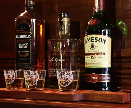 The Irishmen, business photo 3
